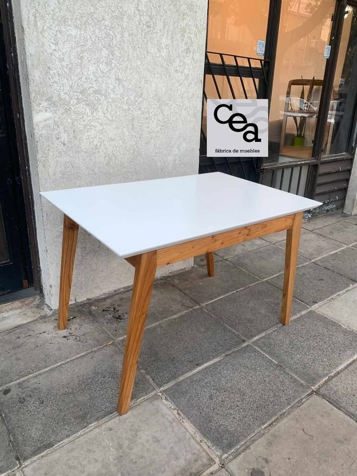 Mesa escandinava tapa blanca